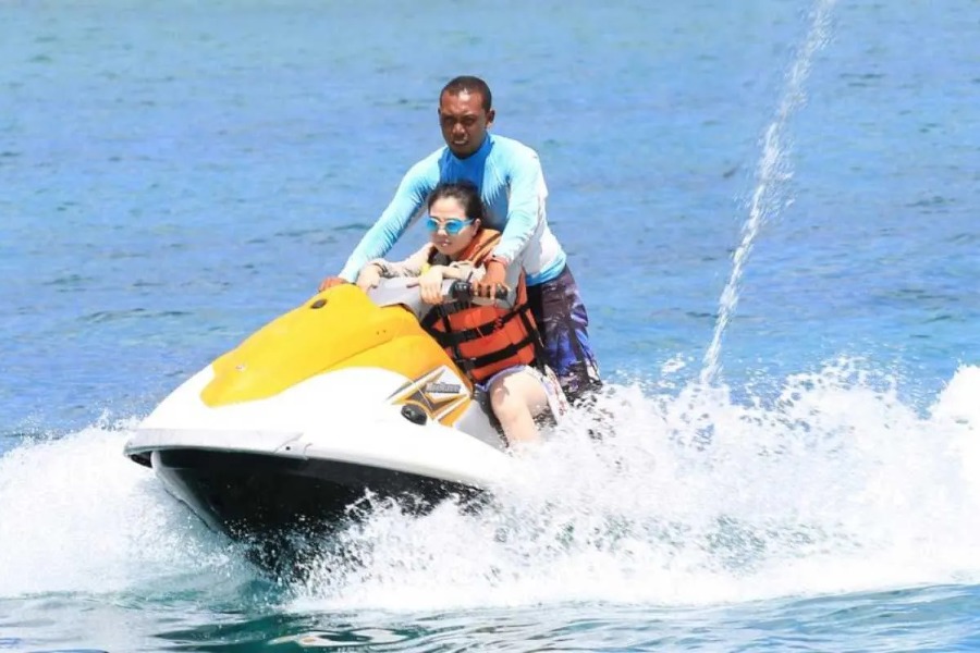 jet ski