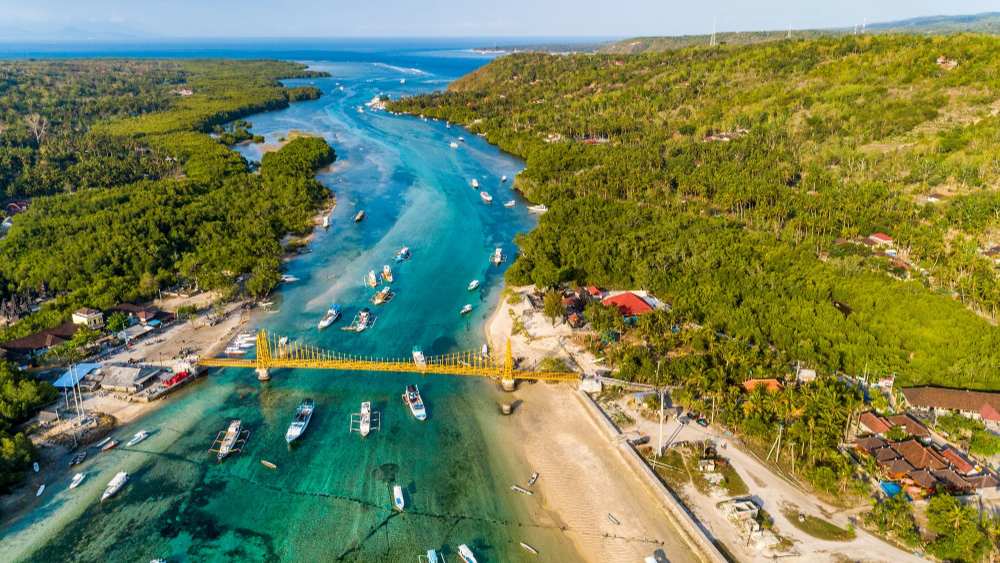 yellow bridge nusa lembongan